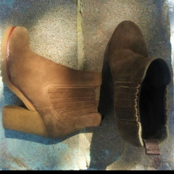 Prada suede Chelsea booties - Picture 11 of 12